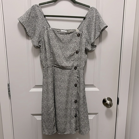 Women’s Dress - Picture 1 of 4